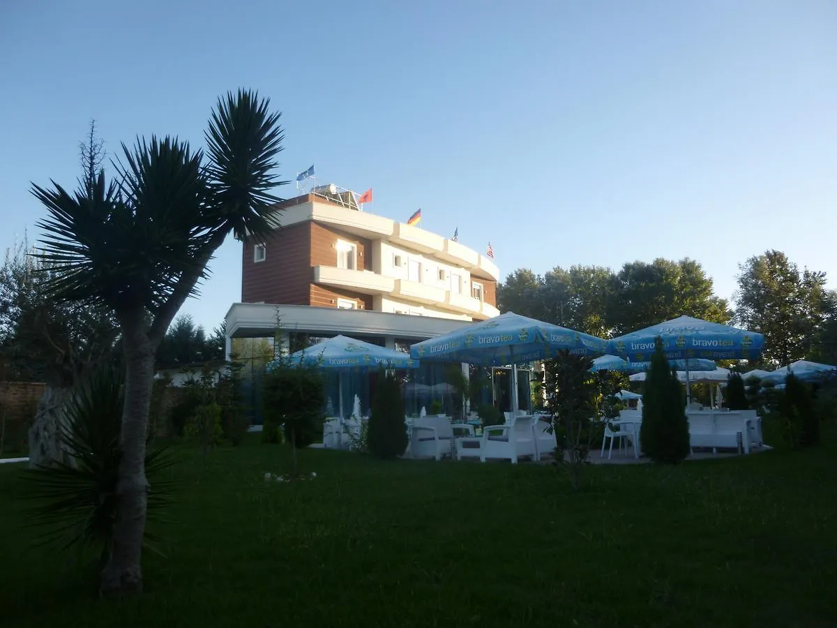 Hotel Red Apple Fier 3*,  Albania