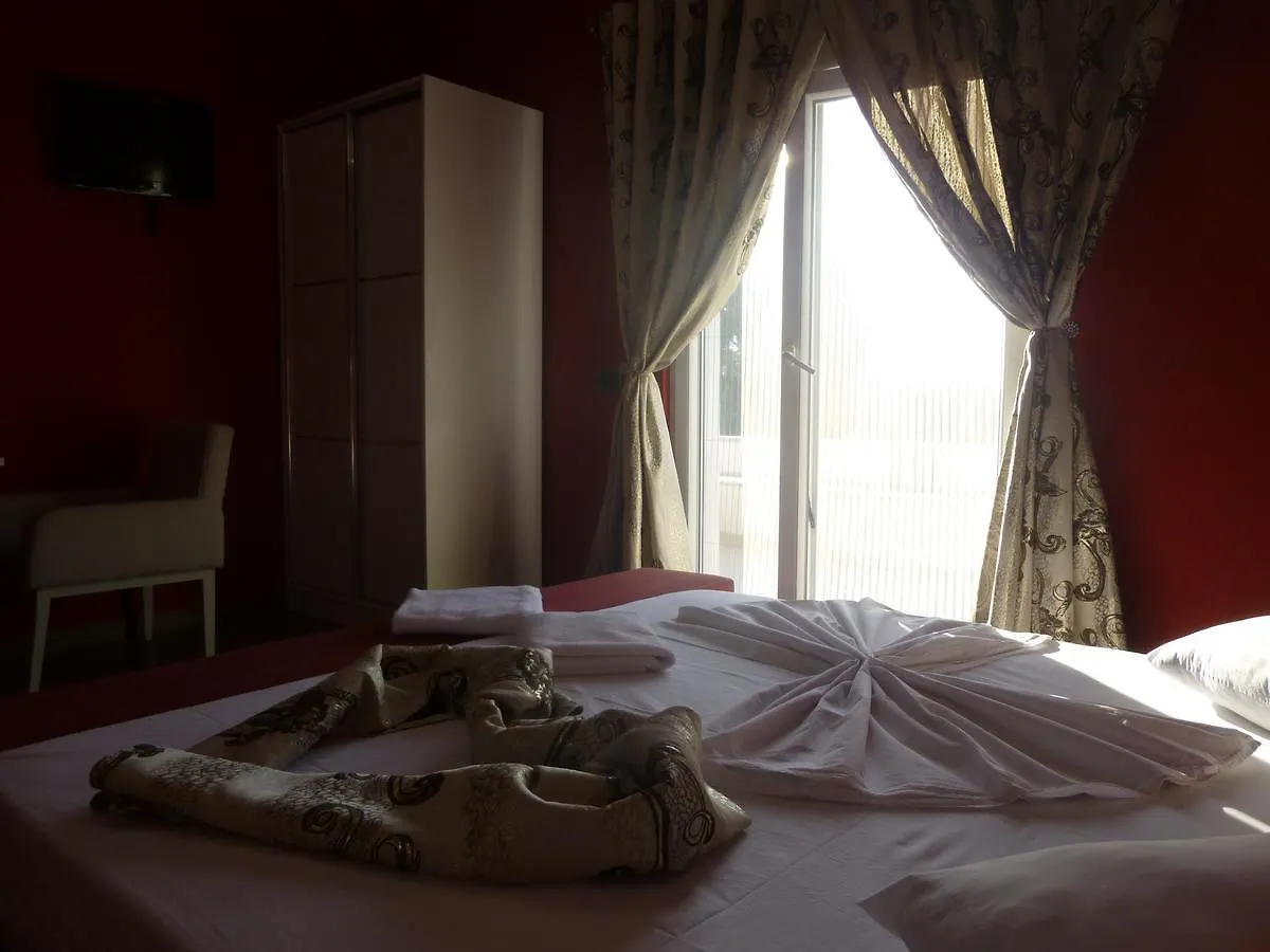 Hotel Red Apple Fier Albania