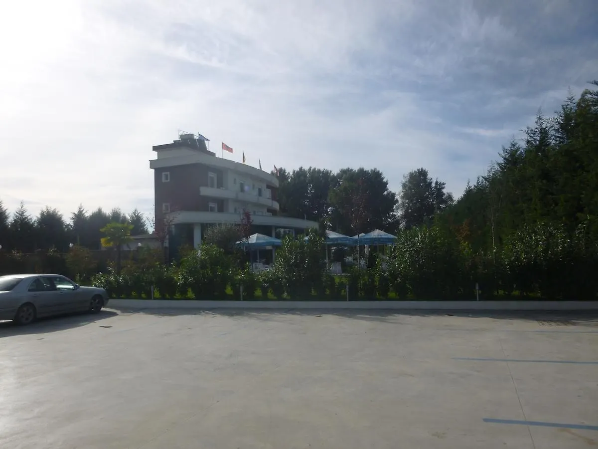 ***  Hotel Red Apple Fier Albania