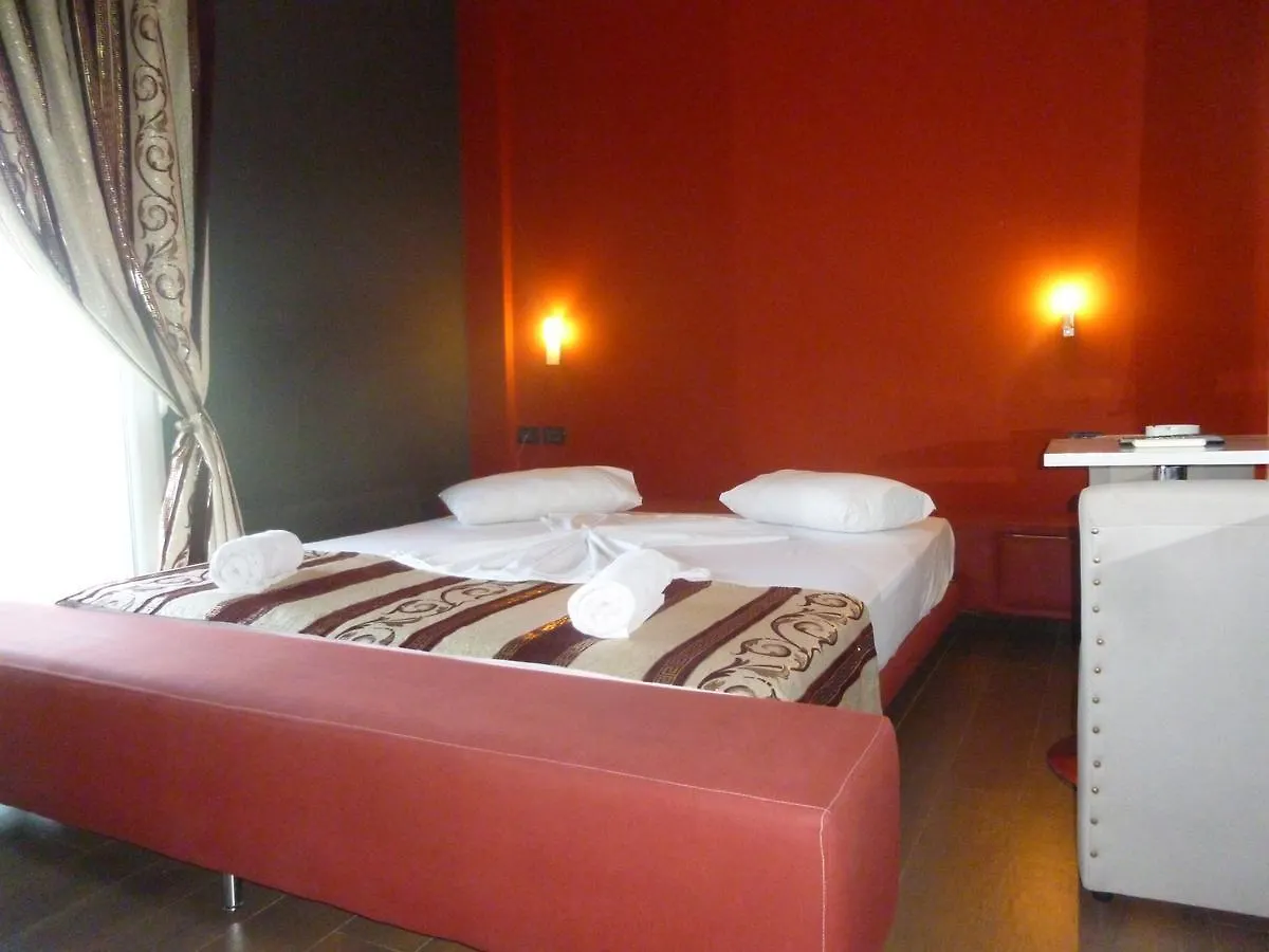 Hotel Red Apple Fier